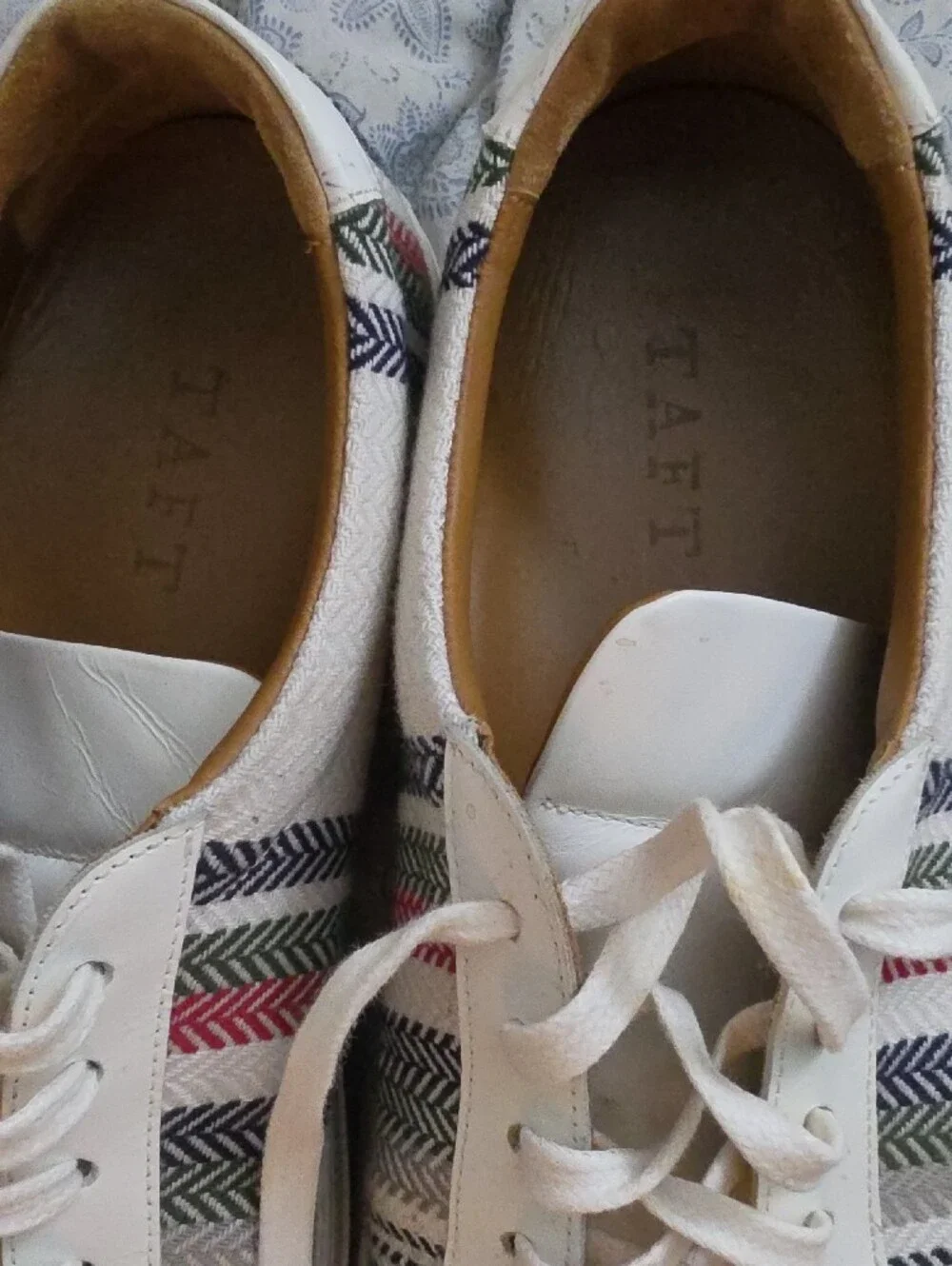 Taft casual low